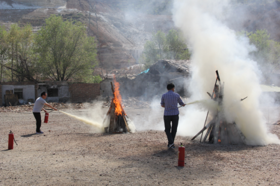 省三建公司&ldquo;安全生產(chǎn)月&rdquo;舉行消防應(yīng)急專項演練