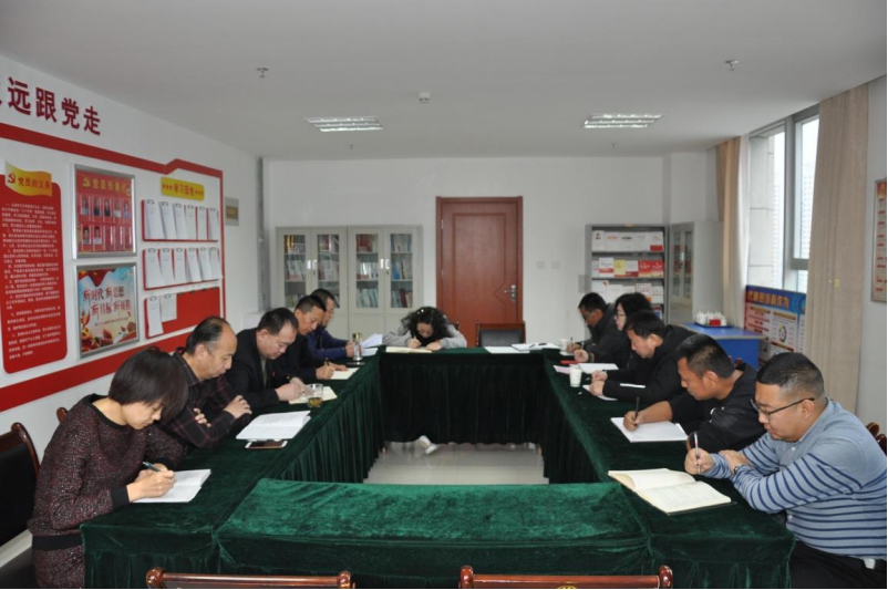 銘記&ldquo;生命線&rdquo;、分清&ldquo;是非線&rdquo; 修筑&ldquo;防腐線&rdquo;、不踩&ldquo;高壓線&rdquo;