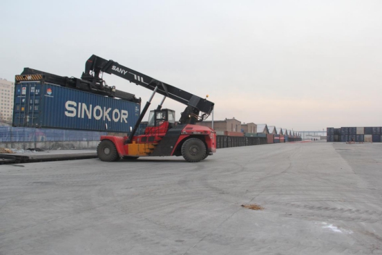 青海物產北川工業(yè)物流園喜迎首列中歐班列入園